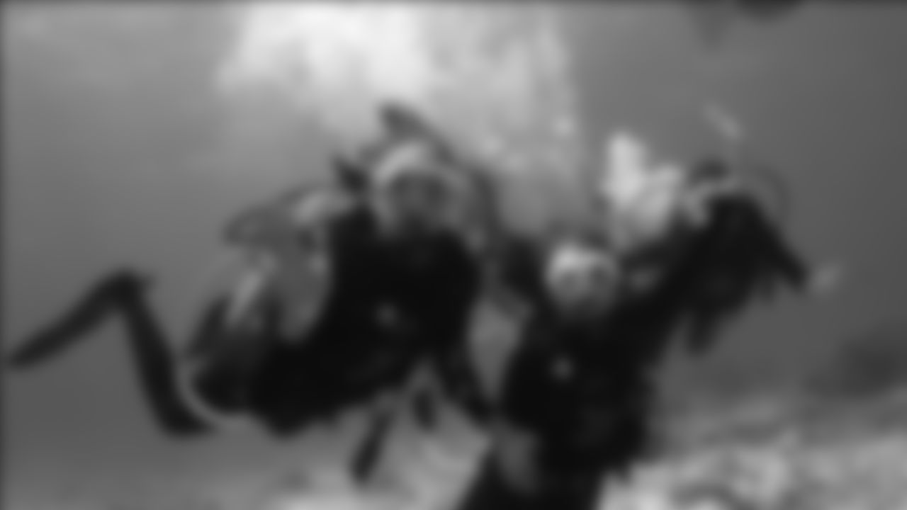 tempGirls-waving-at-Camera.jpg