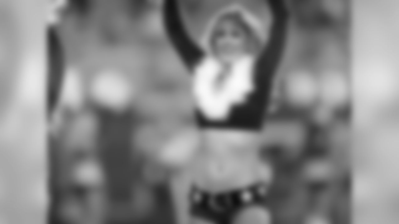 tempCheers_121713_39.jpg