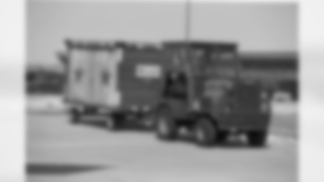 2015003_dfw_luggage01.jpg