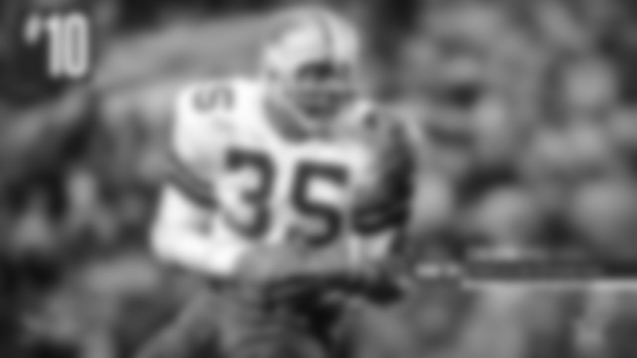 10. Calvin Hill (24th overall, 1969)

Drafted near the end of the first round, Hill won Offensive Rookie of the Year honors in 1969 and was a key contributor on the Cowboys' inaugural Super Bowl team two years later. He went on make four Pro Bowl appearances in six seasons with Dallas.