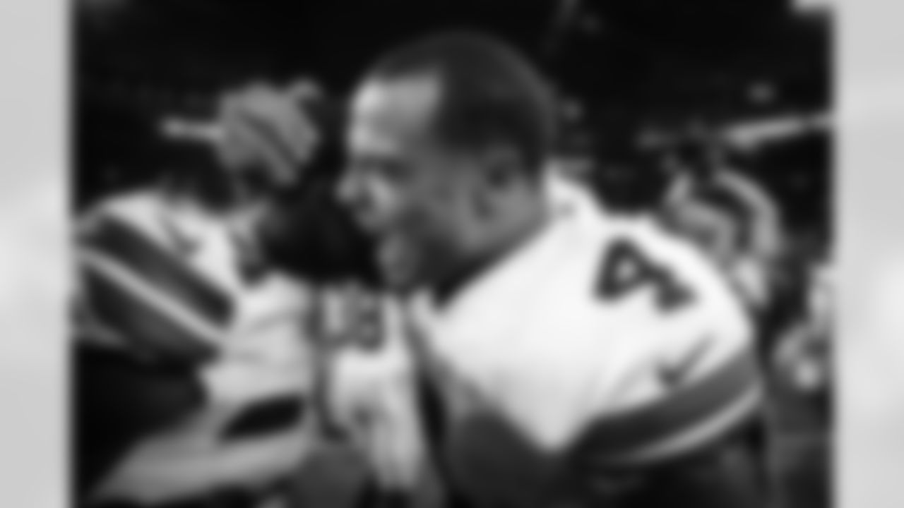 20161030_dal_vs_phi_dak_prescott_selects_jj2072.jpg