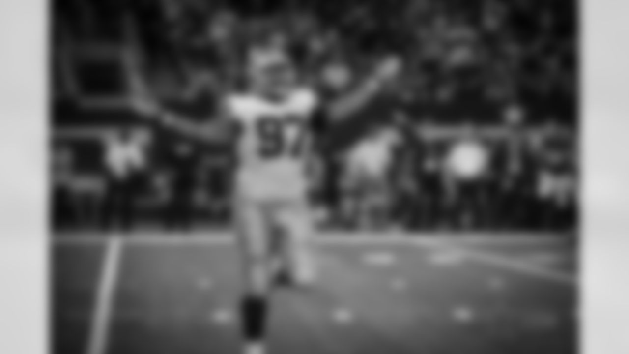 20161030_dal_vs_phi_terrell_mcclain_selects_jj2180.jpg