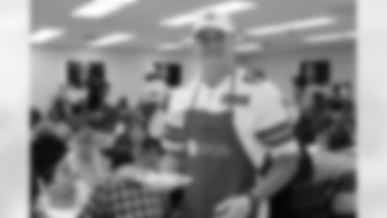 temp111312_EarlyThanksgiving_29.jpg