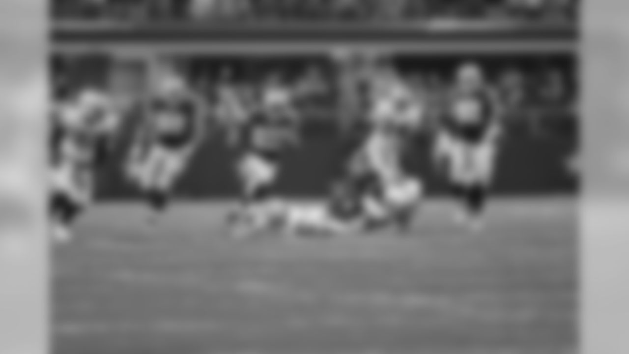 temp20131128_OAK_DAL_quickies170.jpg
