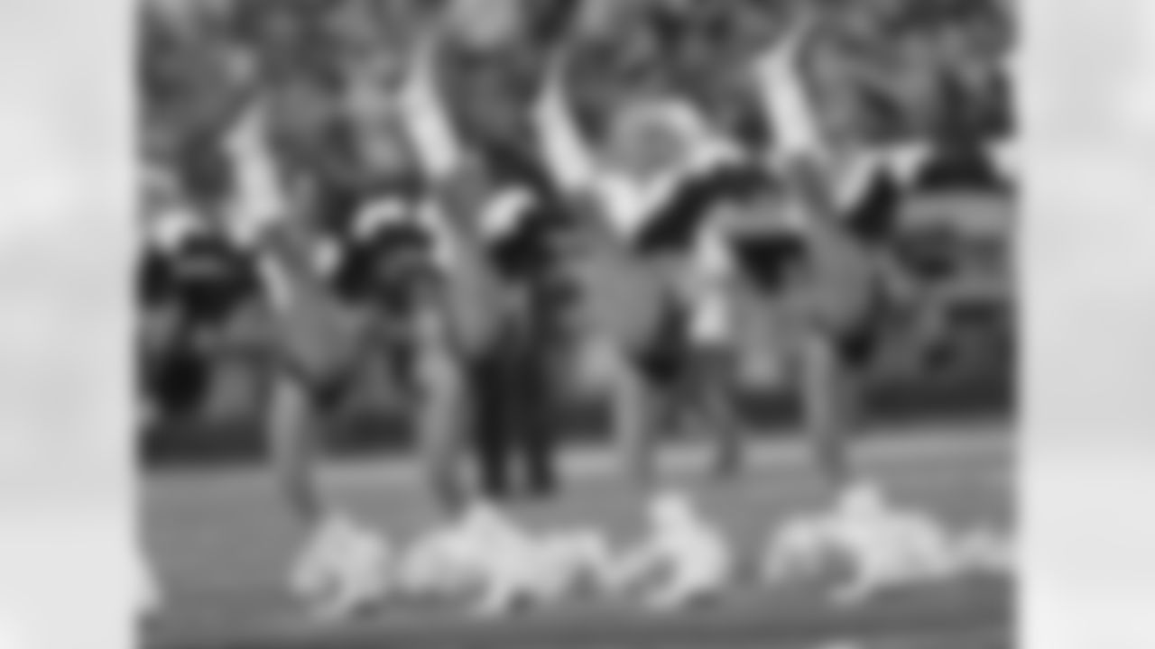 tempCheers_121713_36.jpg