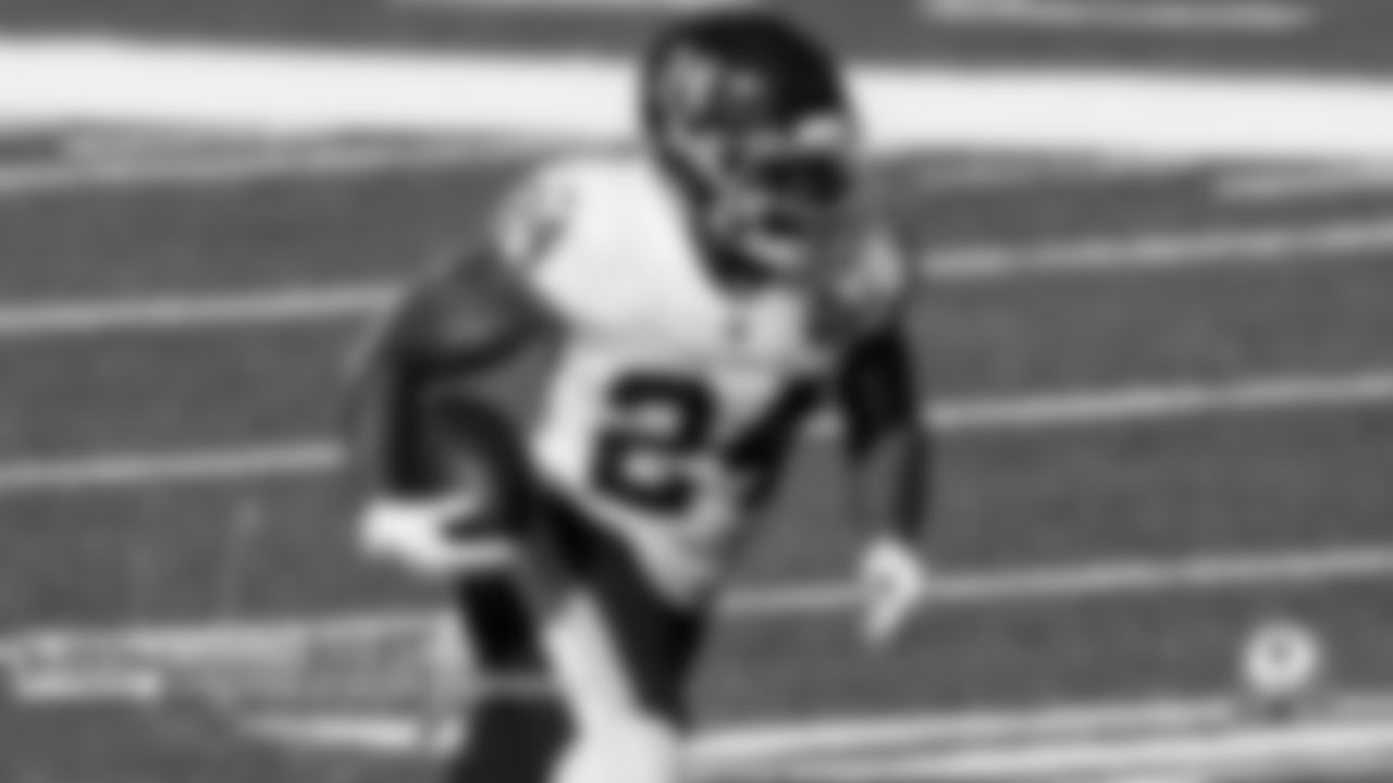 Don't Sleep On… Antonio Gibson
The third-round pick from Memphis has settled in as the RB1 for the Washington Football Team. As a former college wideout turned running back, he has the capacity to create and exploit mismatches in the passing game while offering a little pop as a runner. Although the WFT hasn't fully tapped into his potential, Gibson is a big-play threat that demands constant attention.
