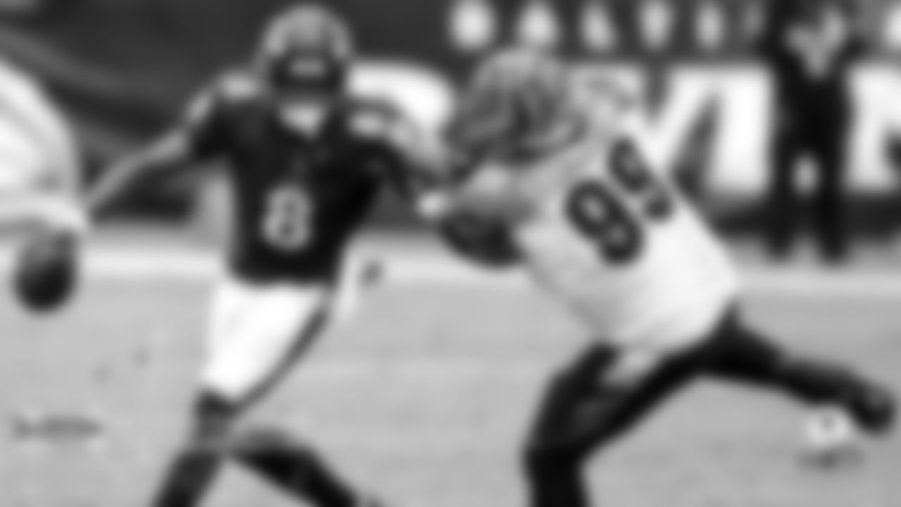 *Numbers Game *
The Bengals feature the worst pass rush in football with just 13 sacks in 12 games. The defense's inability to pressure the passer will prompt defensive coordinator Lou Anarumo to send pressure from every angle. Although his efforts have failed to produce positive results, the Cowboys' reshuffled offensive line must be prepared to deal with a host of five- and six-man pressures on Sunday.