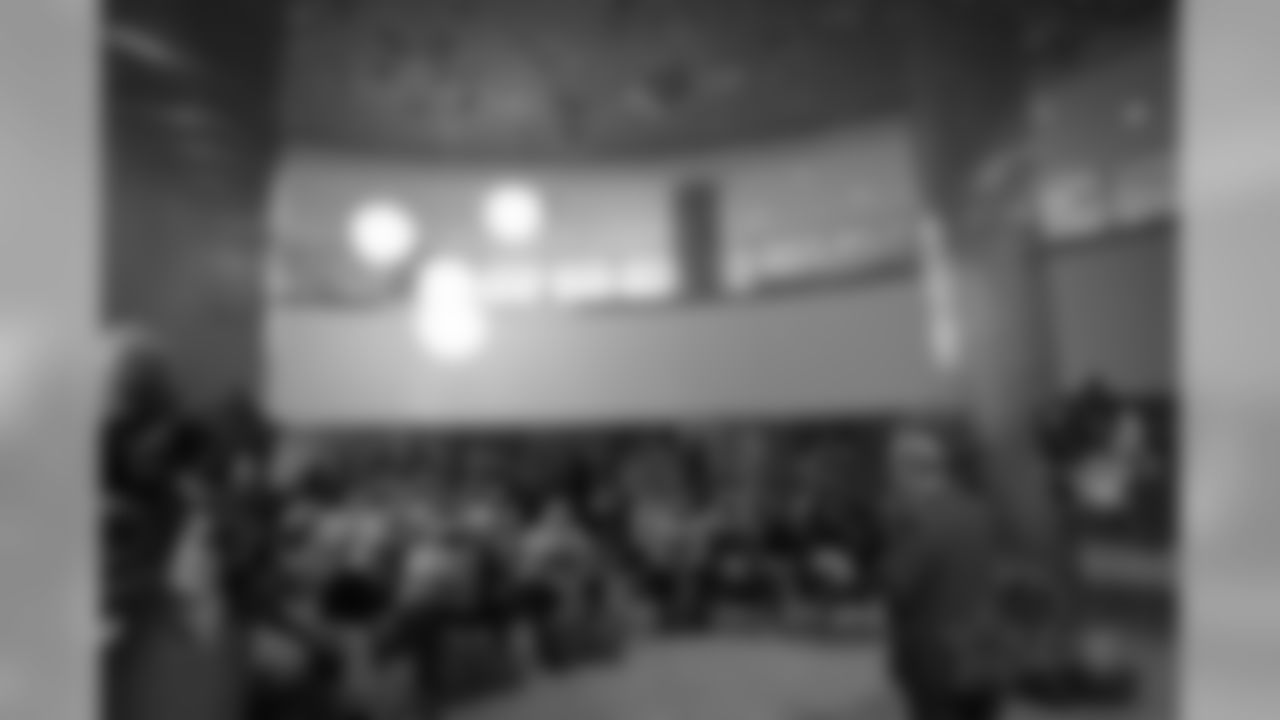 20161205_dal_childrens_hospital_visit16.jpg