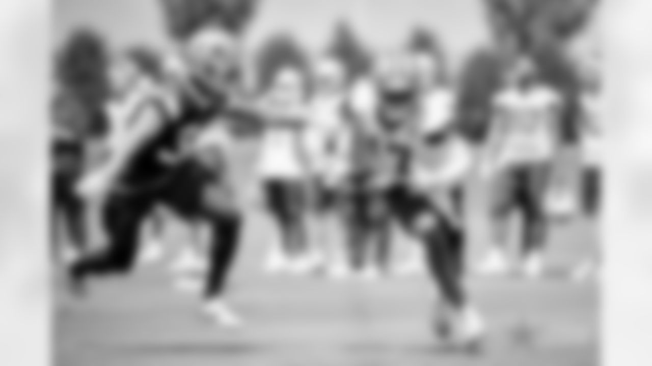 20180605_otas_byron_jones_allen_hurns_selects_jj_98351.jpg