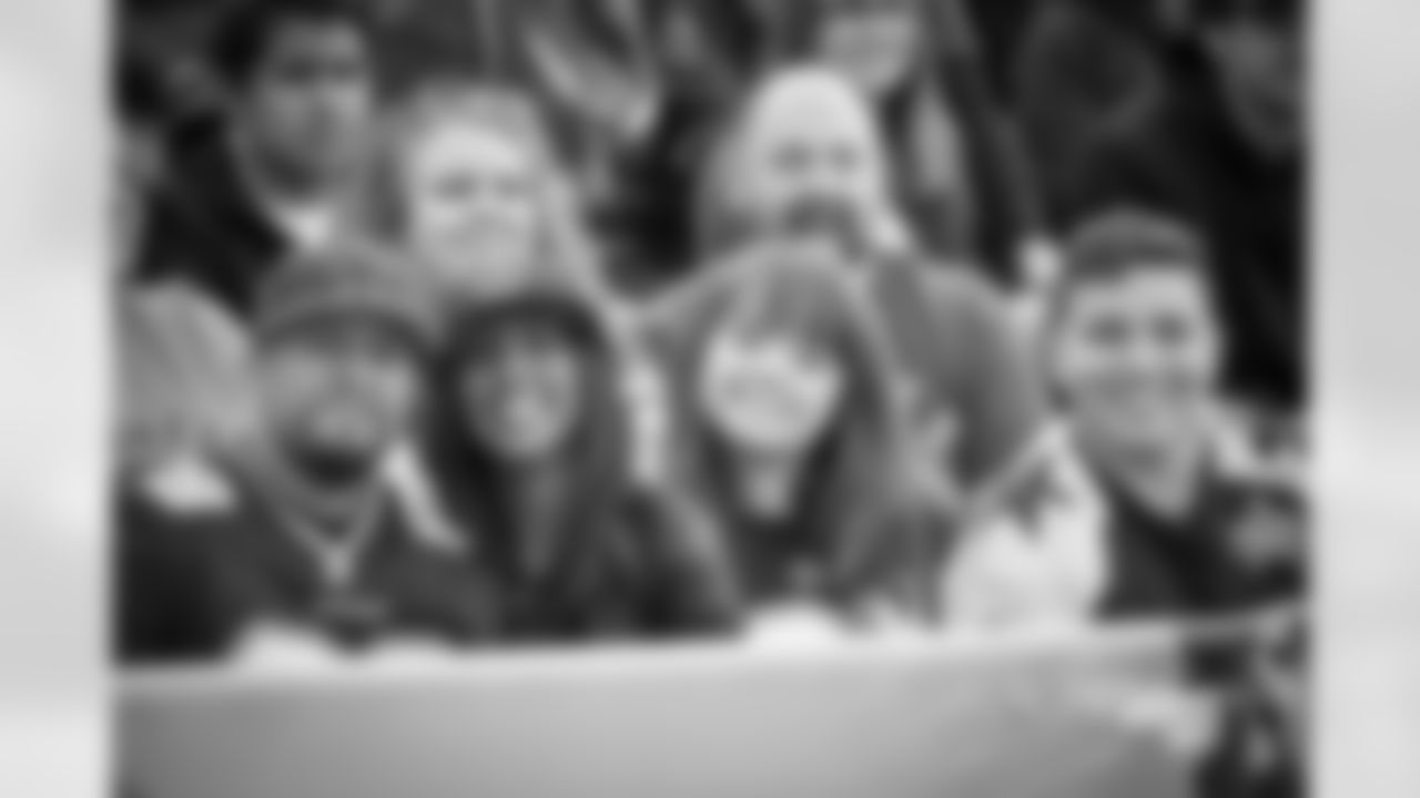 20170128_probowl_fans_selects_jj29345.jpg