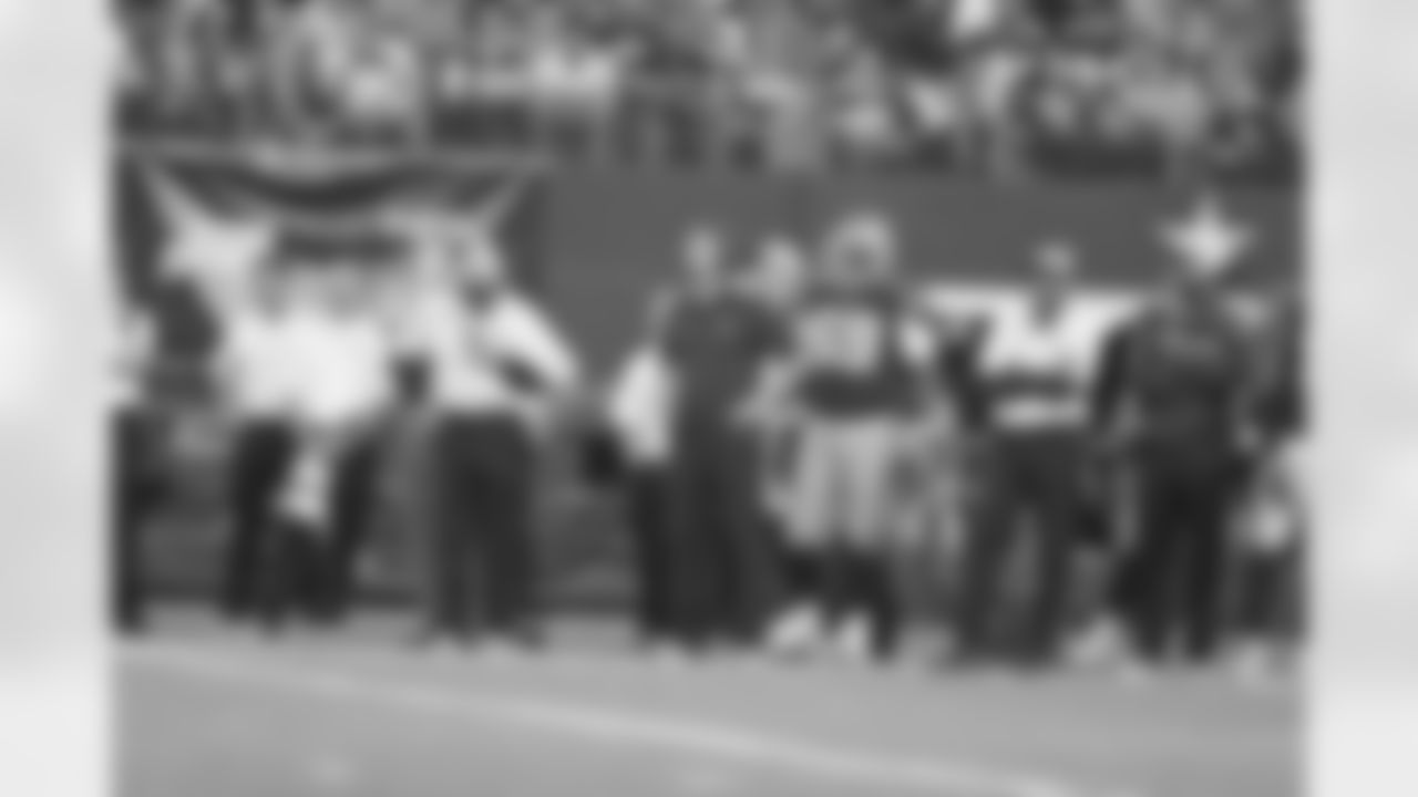 7 Mark Tuinei:Sometimes a forgotten piece to the O-lines that featured Larry Allen, Nate Newton and Mark Stepnoski, Mark Tuinei quietly did his job for 15 years, playing in 195 games – eighth most in Cowboys history