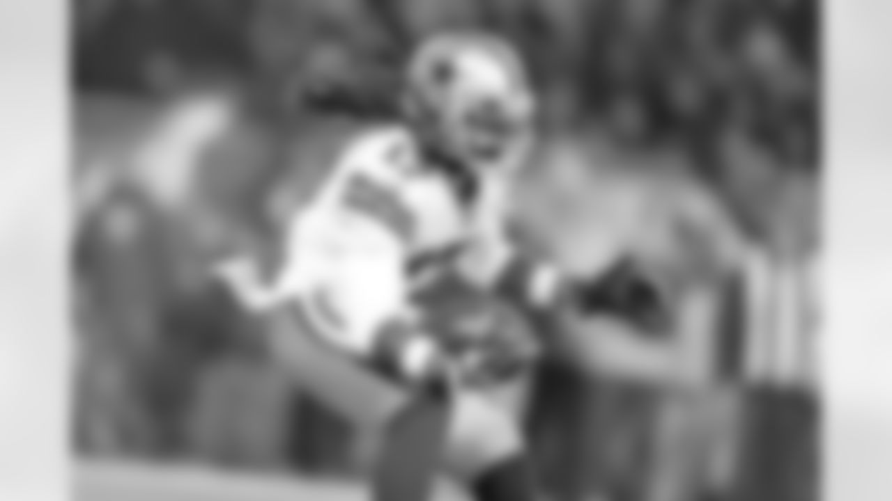 harris_20141204_dal_chi_quickies099.jpg