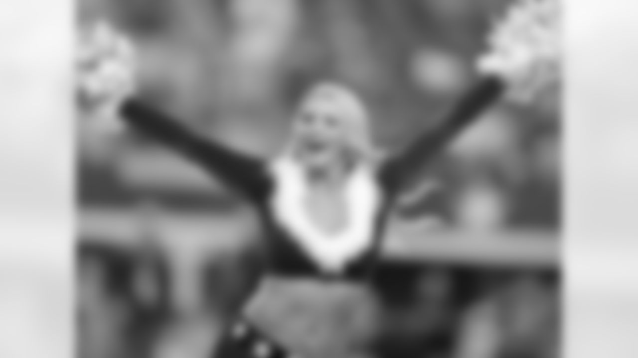 tempCheers_121713_17.jpg