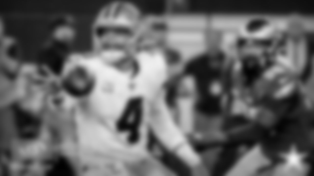 You have to be impressed with Jason Garrett going for it on fourth down on his side of the 50. It would have been an easy decision in a seven-point game to punt the ball and attempt to pin the Eagles back in their own end. Instead, he allowed Kellen Moore to get in a run heavy formation and go play action. The execution was flawless, as Dak Prescott flipped the ball to Ezekiel Elliott in the flat. T.J. Edwards was responsible for the coverage on Elliott, but he couldn't get from the middle of the field fast enough in order to keep Elliott from securing the first. Even if the play had not worked, Blake Jarwin was able to draw a defensive holding penalty from Malcolm Jenkins, who had no choice but to grab him off the line.