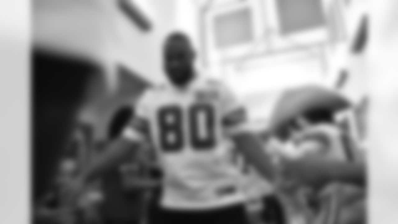 20160919_nfl_play_60_selects_jj0166.jpg