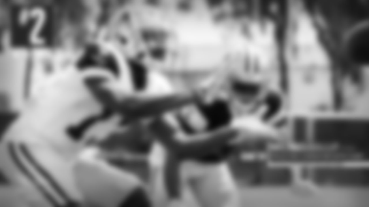 2. Michael Gallup: Quietly, Gallup is having one of the best camps of any player here in Oxnard. With Cooper banged up a little and Cobb having his share of vet days, Gallup has been the primary focus in several of these practices. For the most part, he has shined and looks like a player who has taken a big step heading into his second season.