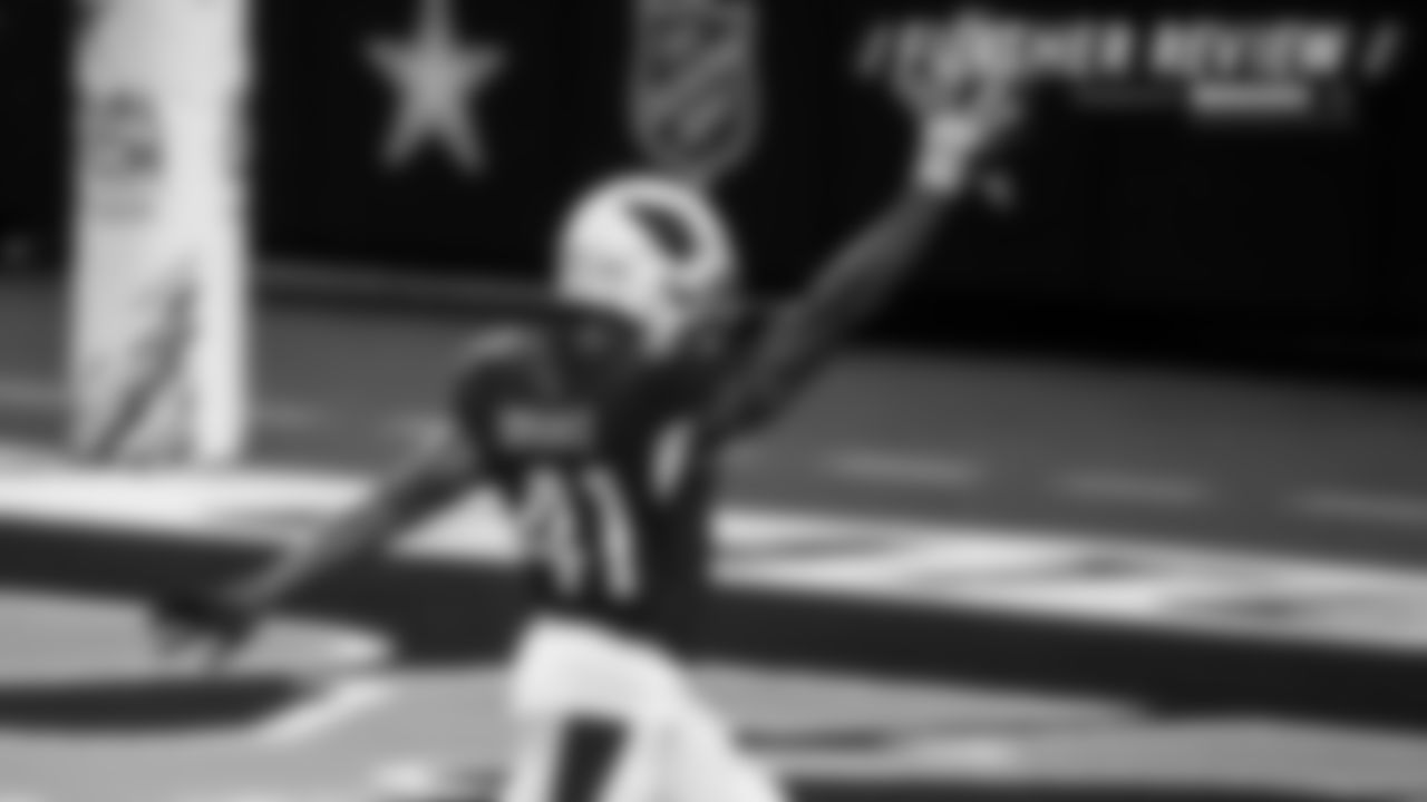 Unsung Hero: All week long, the talk centered on stopping Murray and Hopkins. But Kenyan Drake hurt the Cowboys with his speed all night, evident by his 69-yard touchdown run right up the middle to end the game. Even before that, Drake was flirting with a 100-yard game. After the big run, he finished with 164 yards, the most against the Cowboys since 2012 when Alfred Morris rushed for 200 with Washington.