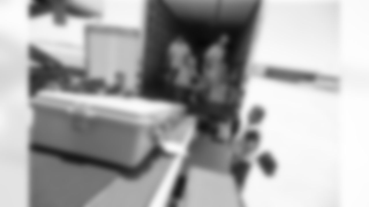 20150728_dal_dfw_luggage_truck06.jpg