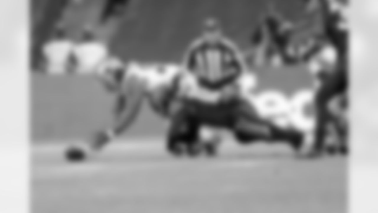 london_spillman_fumble_dal_jax_quickies106.jpg