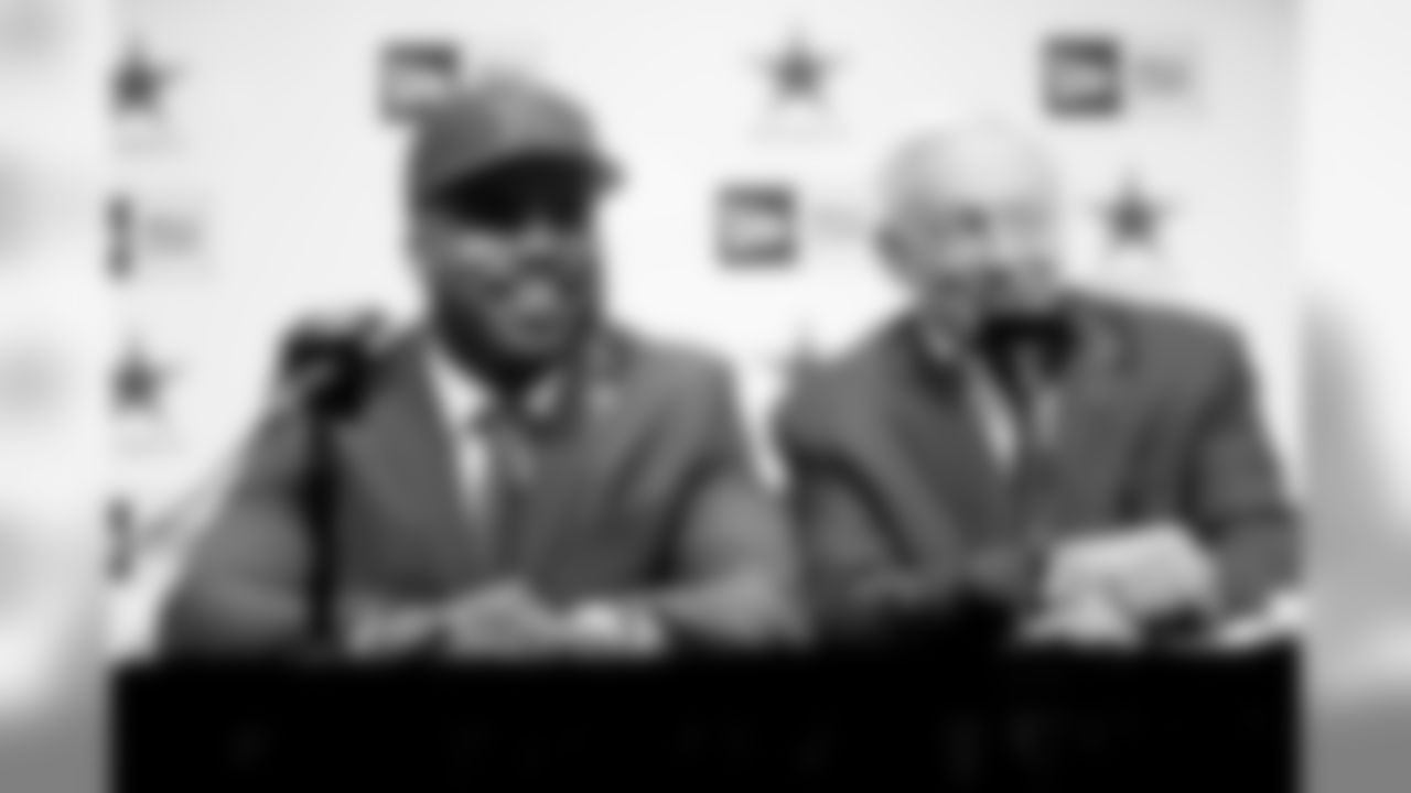 20160429_dal_ezekiel_elliott_presser15.jpg