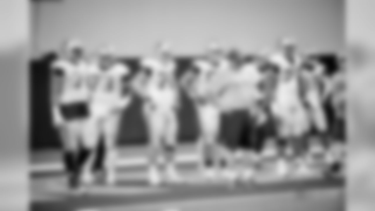 20180823_Training Camp_O Line_Selects_JJ_019258