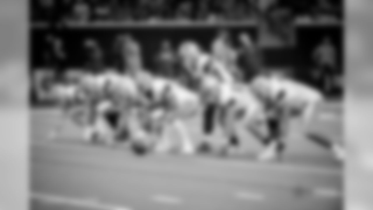 20180823_Training Camp_O Line_Selects_JJ_019259