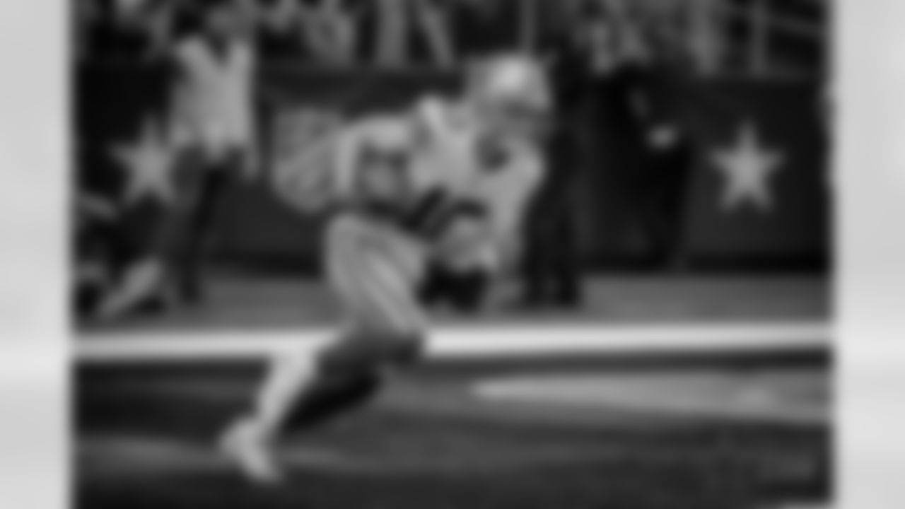 st-20171001_dal_ryan_switzer_selects_jj47248.jpg
