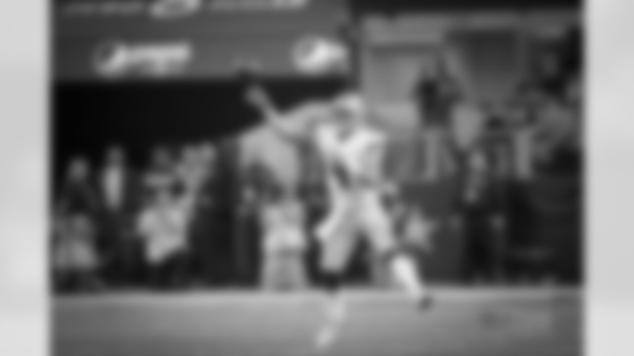 2010115_gb_dal_quickies221ss.jpg