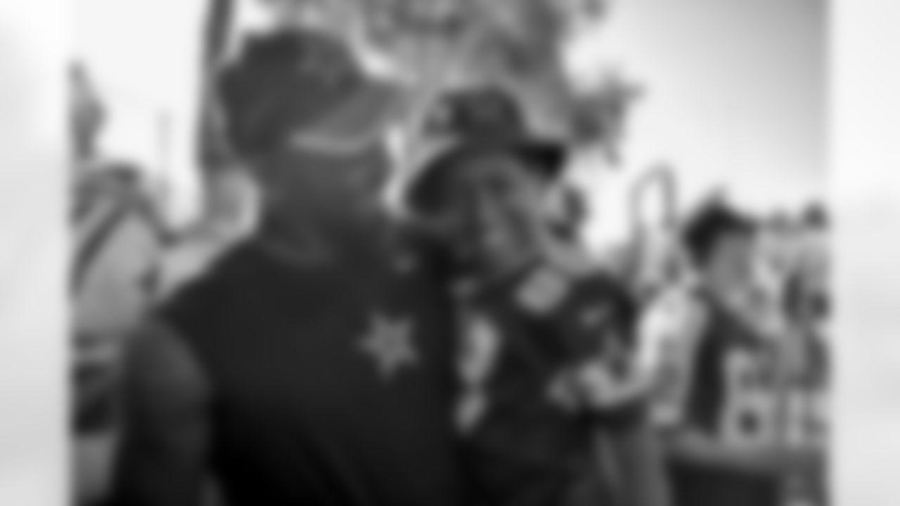 20170725_dal_dez_bryant_joshua_williams_afternoon_selects_jj18733.jpg
