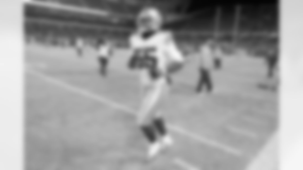 mcclain_20141204_dal_chi_quickies049.jpg