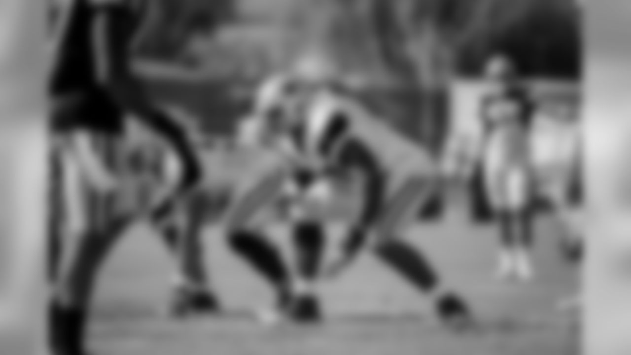 20180801_Training Camp_Tyron Smith_Selects_JJ_000992 2