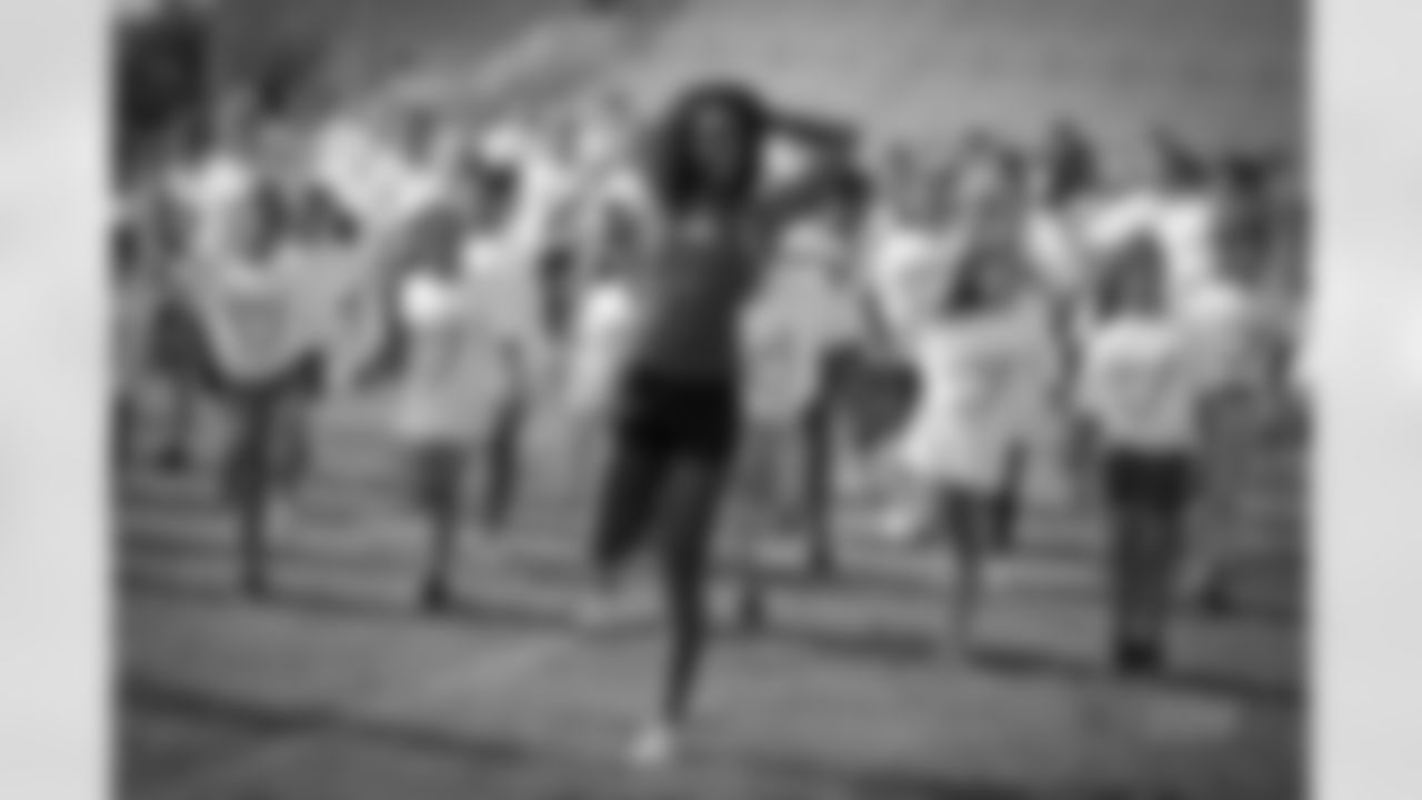 20160729_dal_cheers_camp15.jpg