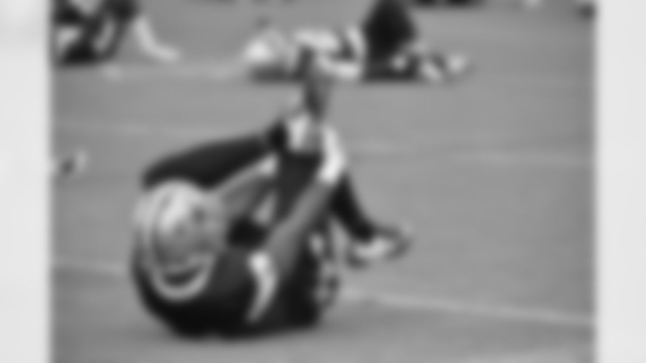 20151022_practice_byron_jones_jj0145.jpg
