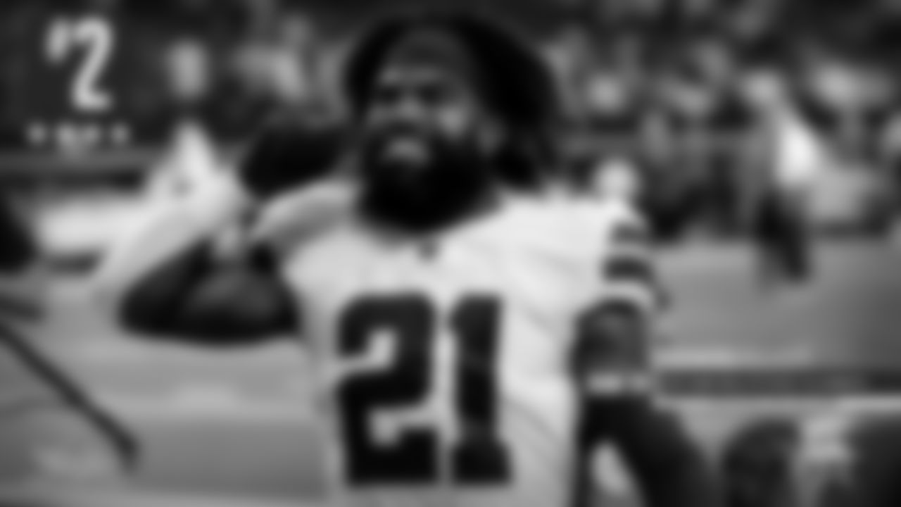 2. Ezekiel Elliott – He's had lesser games and still picked up the No. 1 spot on this list. That just shows how great the top performer was on Sunday, but let's not mistake what Zeke was able to do. He rushed for 143 yards and a touchdown, including a 47-yarder, the longest rush from scrimmage since his rookie year.