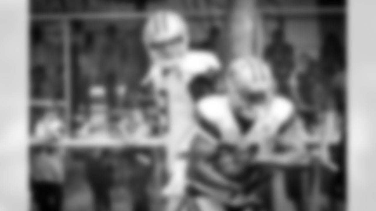08022015_training_camp_afternoon_randle_romo_jj825.jpg