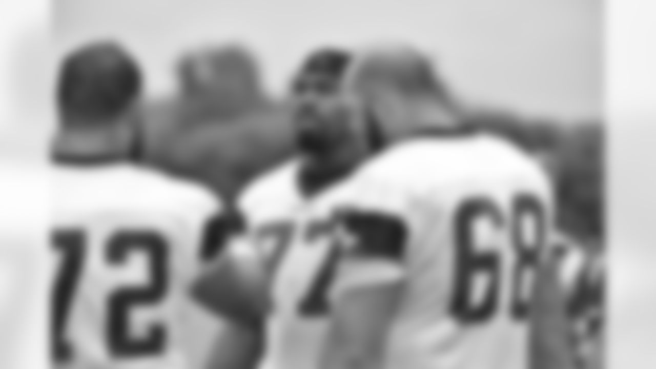 20151022_practice_tyron_smith_jj0198.jpg
