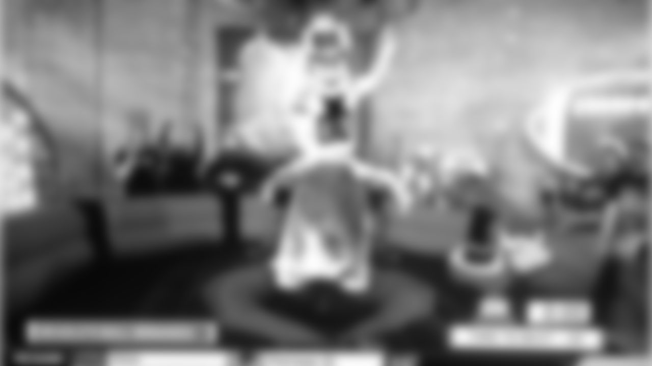 rowdy_photo_-_sportsnation_riding_mechanical_bull_2015_0.jpg