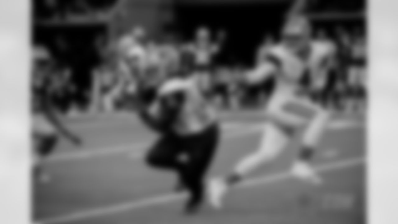 20170821_dal_ezekiel_elliott_selects_jj35086.jpg