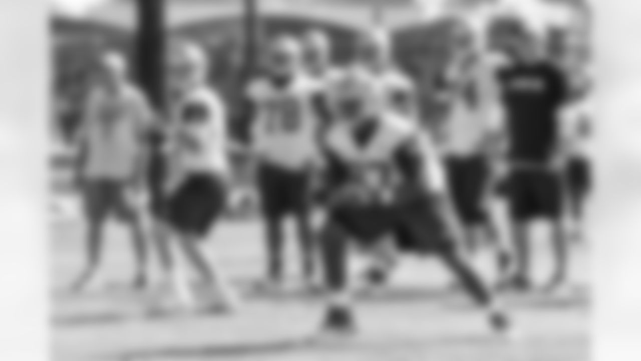 08-20-2015
Oxnard, California
Training Camp