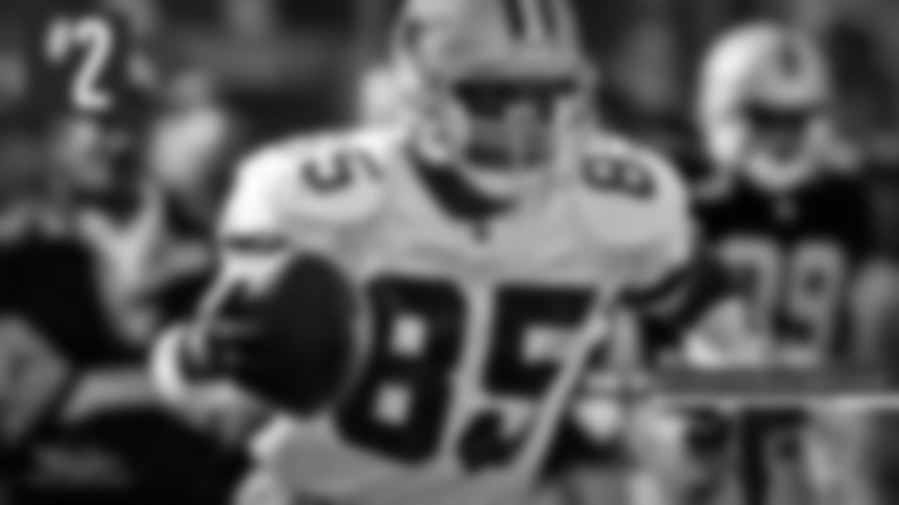 2. Kevin Williams – Another do-it-all player who excelled as a punt returner and even developed into a trusted receiver. But Williams was also a special kick returner and easily has the most yards in franchise history with 3,416 yards. He had an 87-yard kickoff return against Washington in 2003 and he also ignited the Cowboys in Super Bowl XXVIII with an electric return past midfield to start the game against Buffalo.