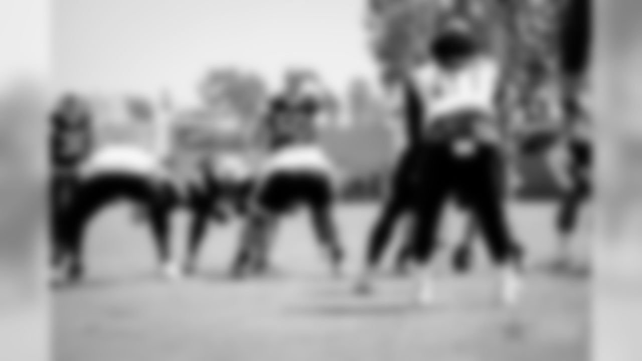 20180807_Training Camp_Sean Lee_Selects_JJ_006397