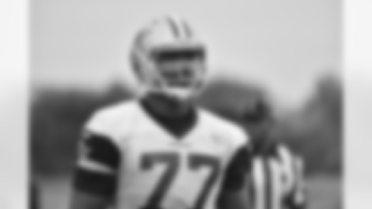 20151022_practice_tyron_smith_jj0213.jpg