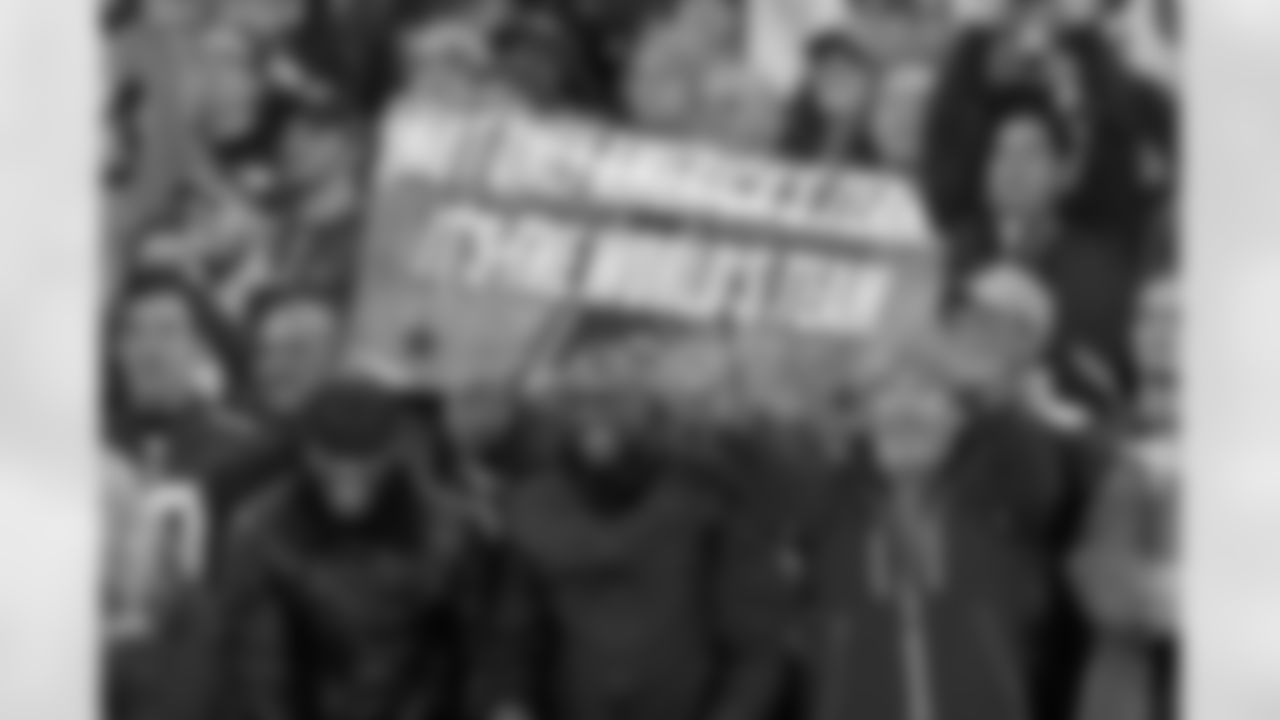 london_fans_dal_jax_quickies093.jpg