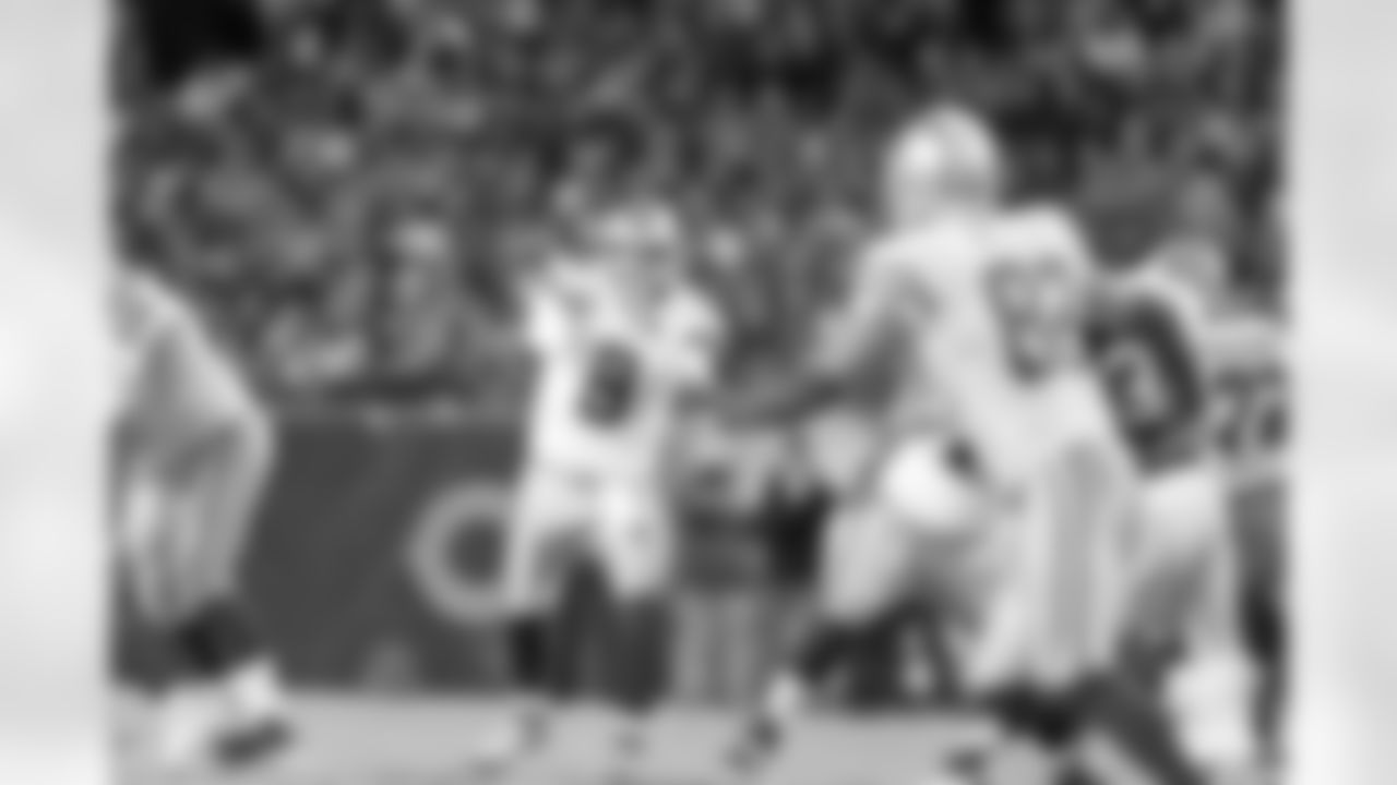 romo_20141204_dal_chi_quickies201.jpg
