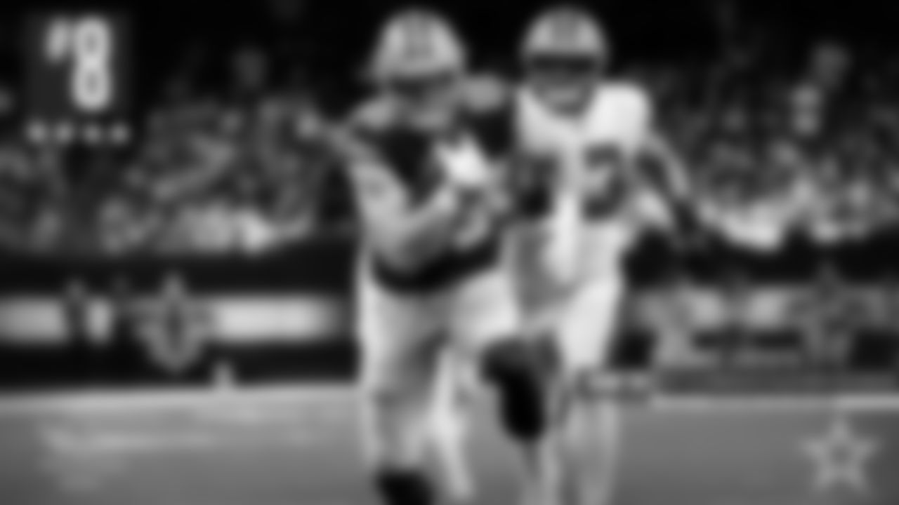 8. Blake Jarwin – The only skill player on offense to be on this list. Jarwin caught Dak's best throw of the night down the seam for a crucial 35-yard gain that set up the Cowboys' only touchdown.