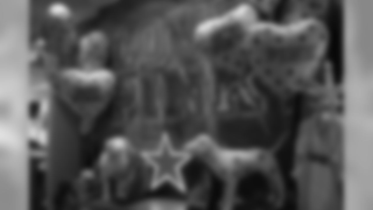 tempVictoriasSecret_100112_15.jpg