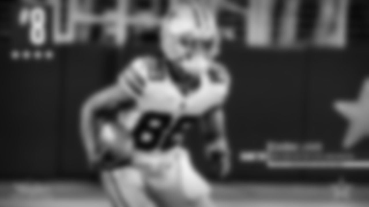 8. CeeDee Lamb – Not known as a "possession" receiver, Lamb did a fantastic job of catching passes over the middle to extend drive. Lamb isn't the biggest receiver out there but he was able to take some big hits and still get up without any issues. He finished with four catches for 66 yards, putting him over 1,000 yards for the first time in his career.