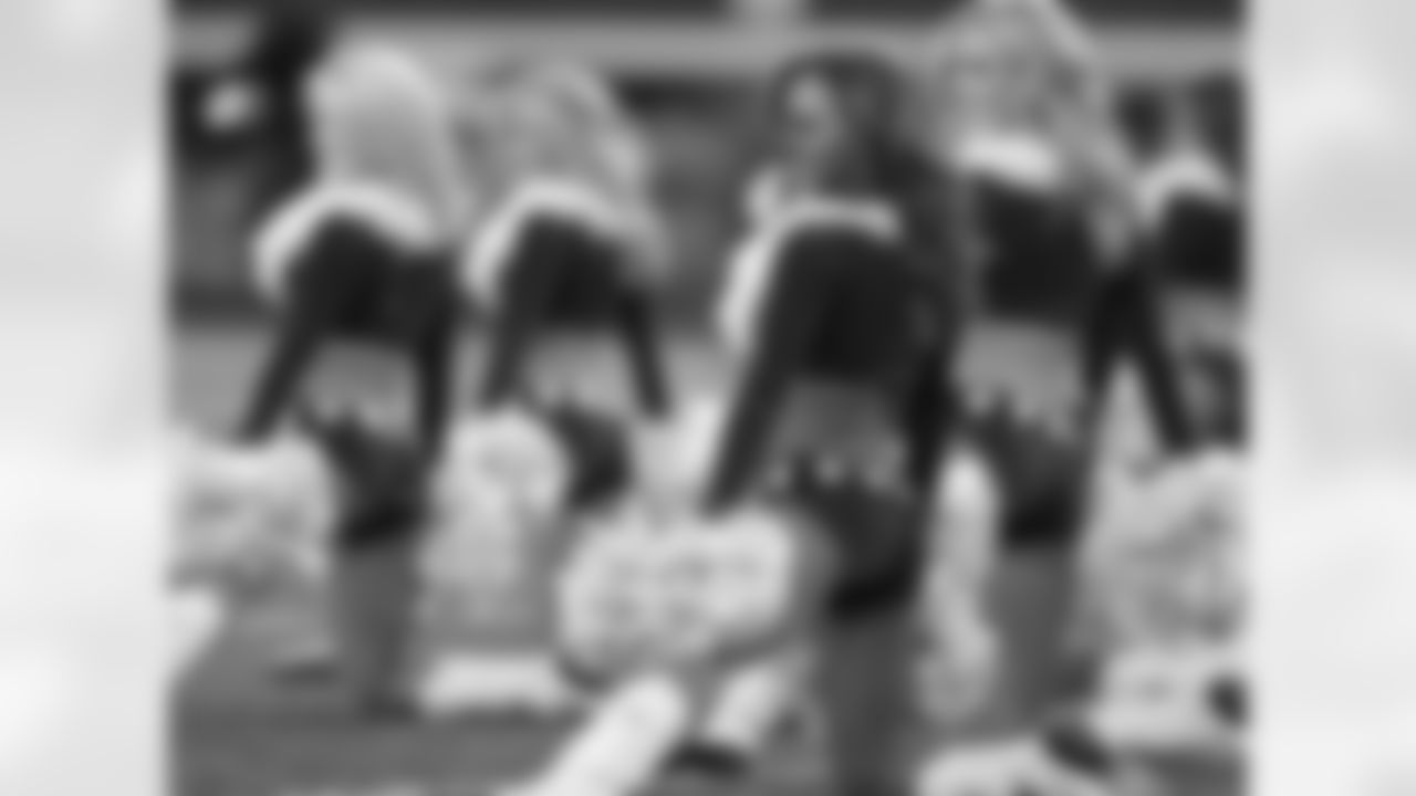 tempCheers_121713_31.jpg