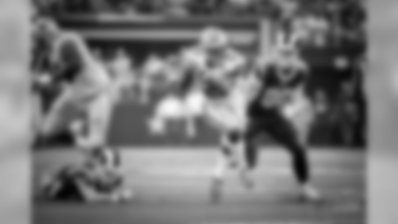 o-20171001_dal_ezekiel_elliott_selects_jj47259.jpg