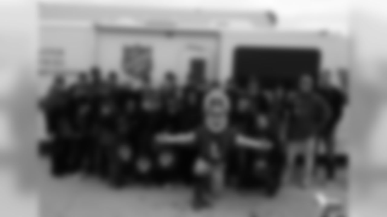 rowdy_photo_-_salvation_army_angel_tree_food_drive_with_bamk_of_america_2014_0.jpg